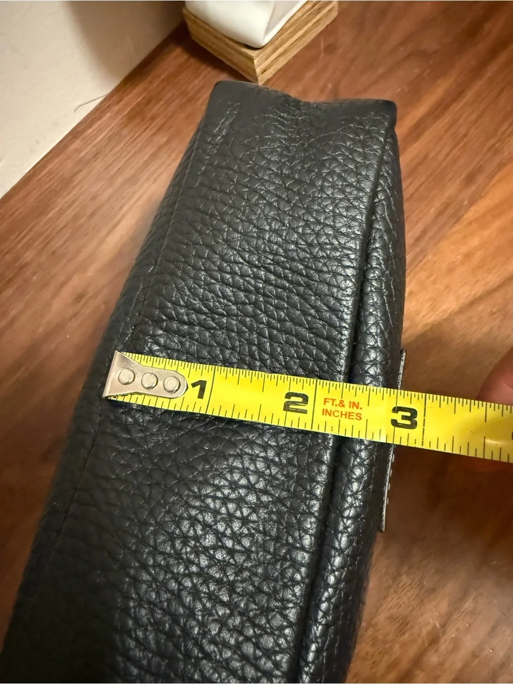 Dooney & Bourke compact pebble